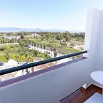 Bluesea Costa Serena מלון